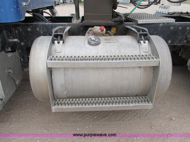 image for item K5754 1994 Peterbilt 378 semi truck