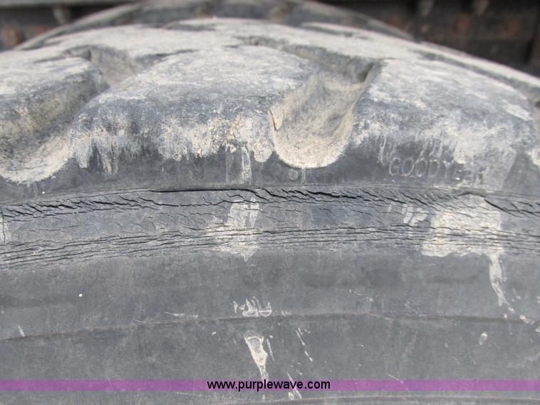 image for item K5754 1994 Peterbilt 378 semi truck