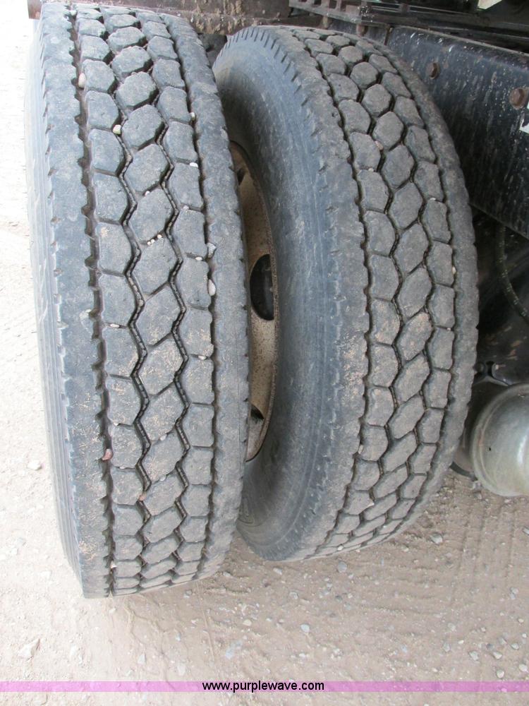 image for item K5754 1994 Peterbilt 378 semi truck