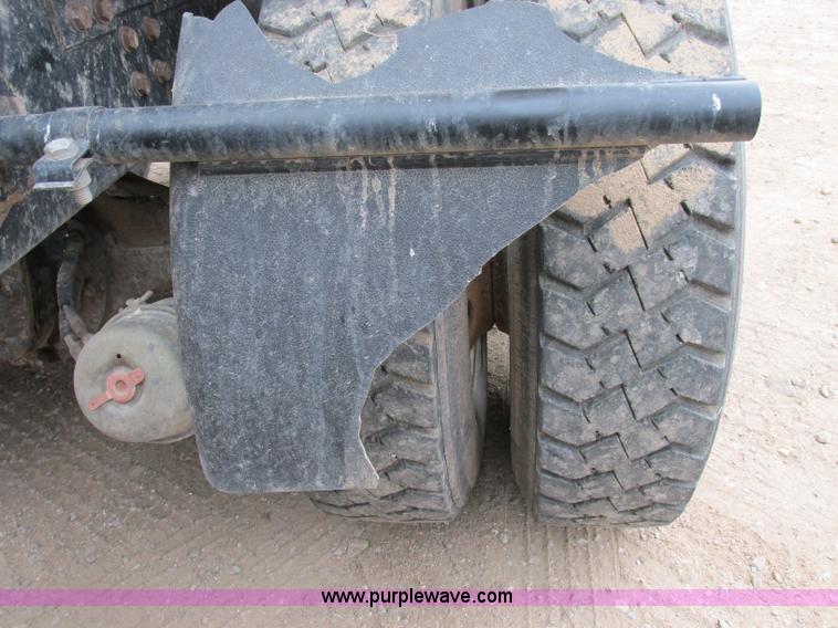 image for item K5754 1994 Peterbilt 378 semi truck