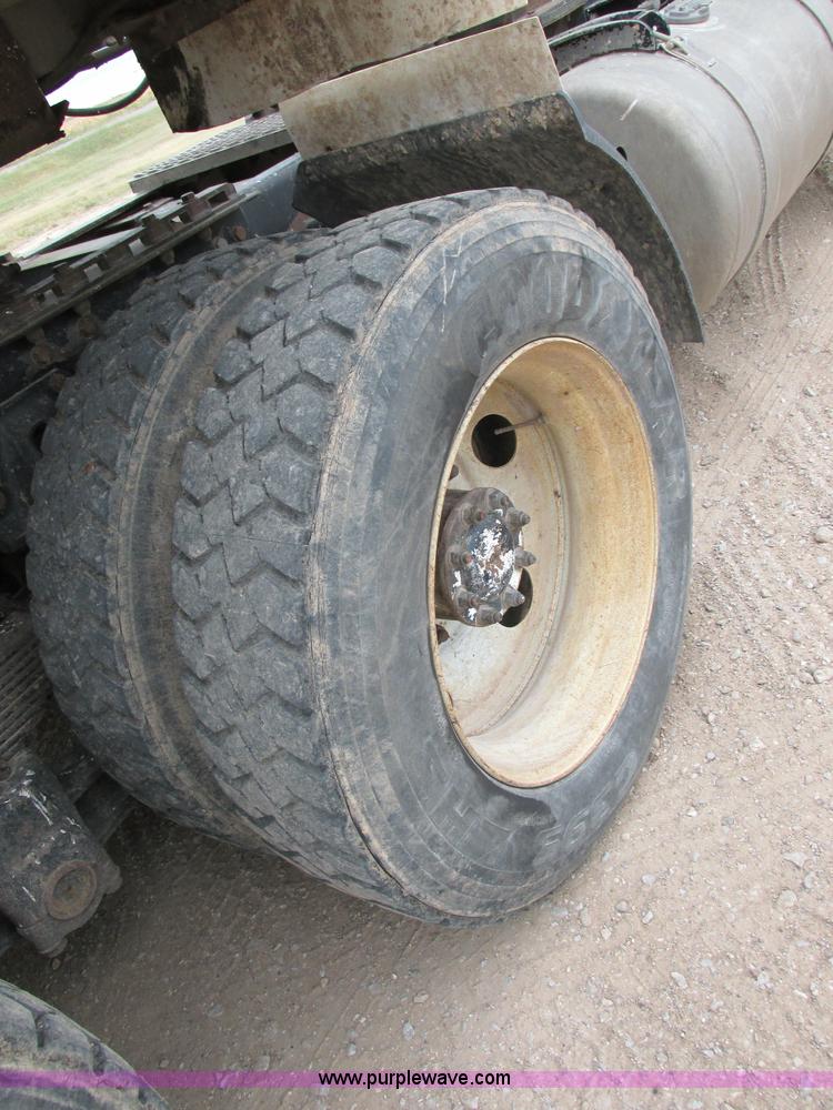 image for item K5754 1994 Peterbilt 378 semi truck