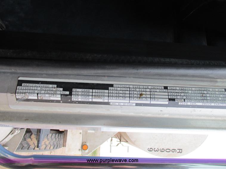 image for item K5754 1994 Peterbilt 378 semi truck