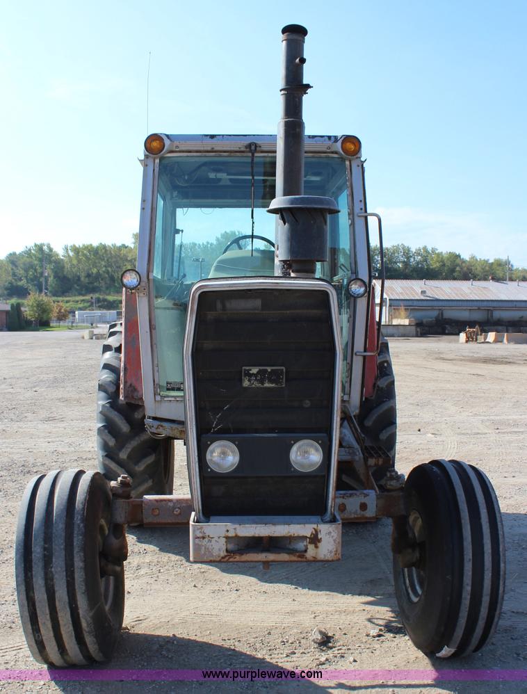 image for item L2289 1984 Massey-Ferguson 3545 tractor