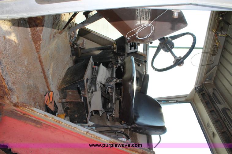 image for item L2289 1984 Massey-Ferguson 3545 tractor