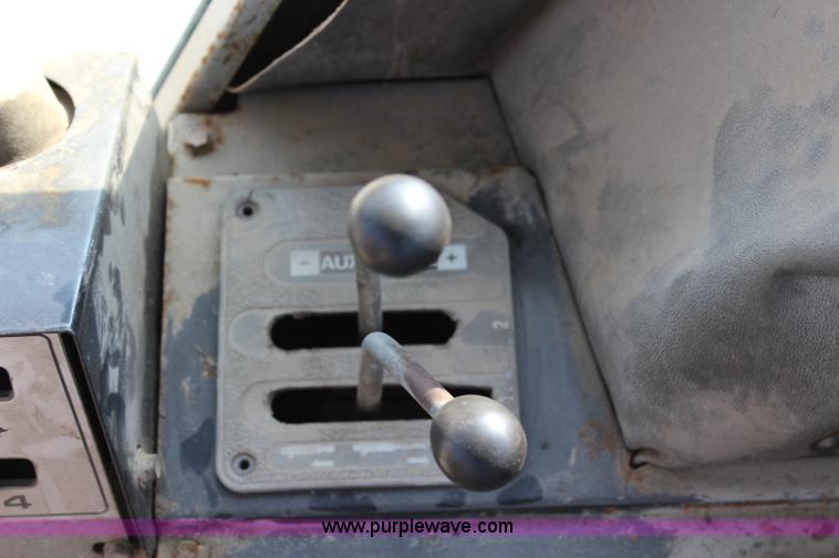 image for item L2289 1984 Massey-Ferguson 3545 tractor