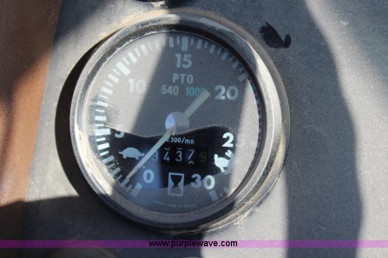 image for item L2289 1984 Massey-Ferguson 3545 tractor