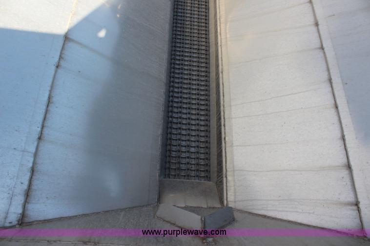 image for item L2470 Stainless steel fertilizer spreader