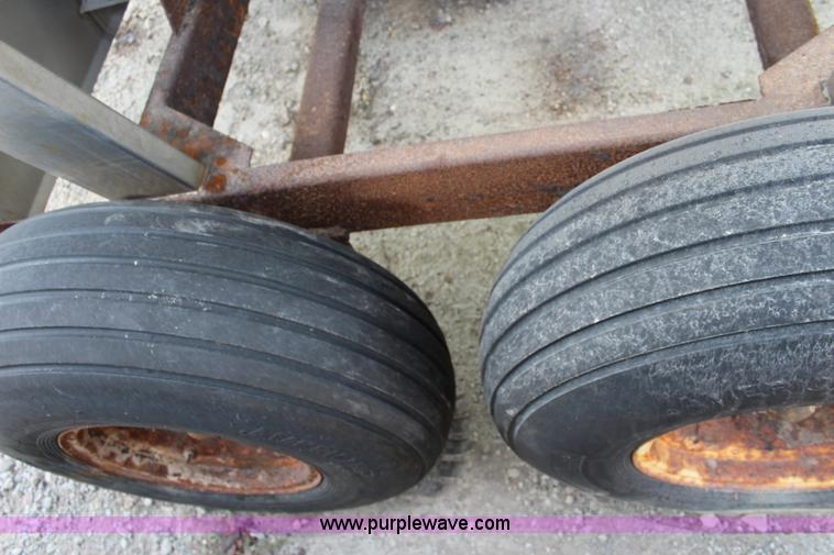 image for item L2470 Stainless steel fertilizer spreader