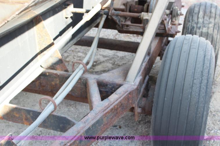 image for item L2470 Stainless steel fertilizer spreader