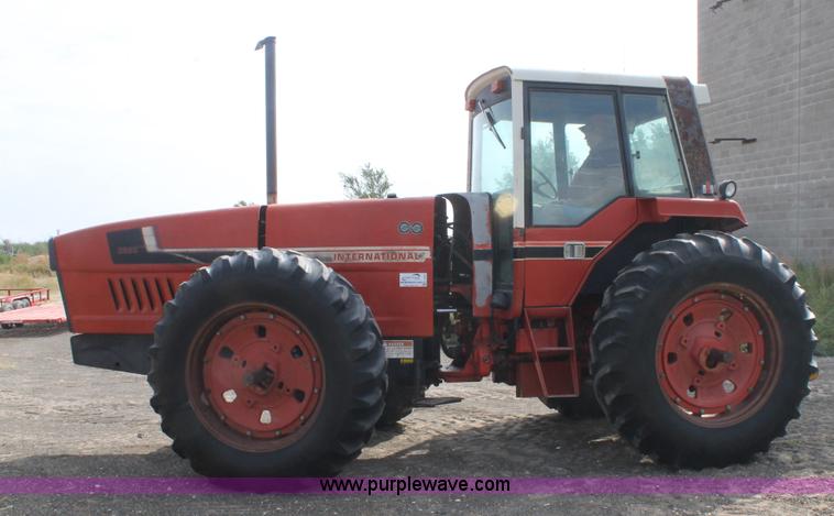 image for item L4422 1979 International 3588 MFWD tractor