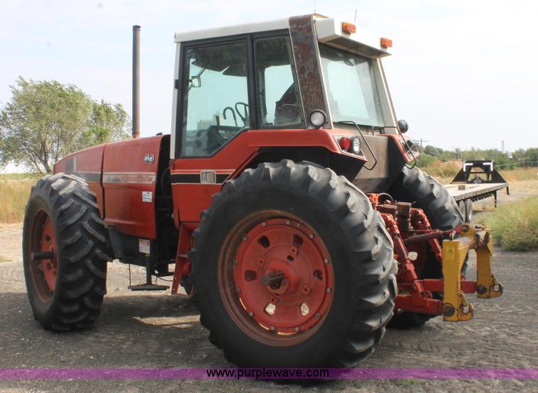 image for item L4422 1979 International 3588 MFWD tractor
