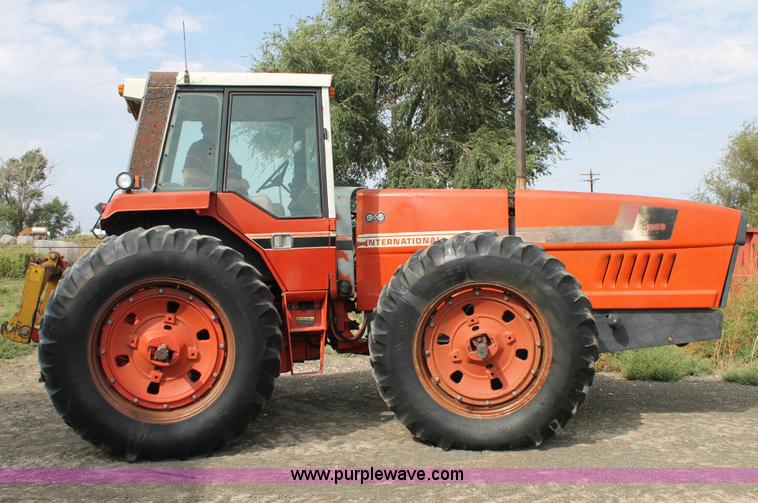 image for item L4422 1979 International 3588 MFWD tractor