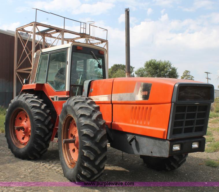 image for item L4422 1979 International 3588 MFWD tractor