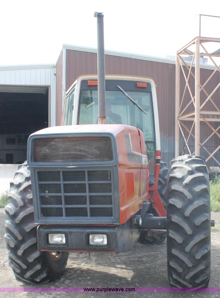 image for item L4422 1979 International 3588 MFWD tractor