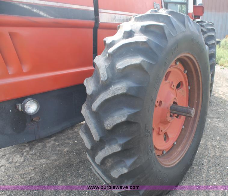 image for item L4422 1979 International 3588 MFWD tractor