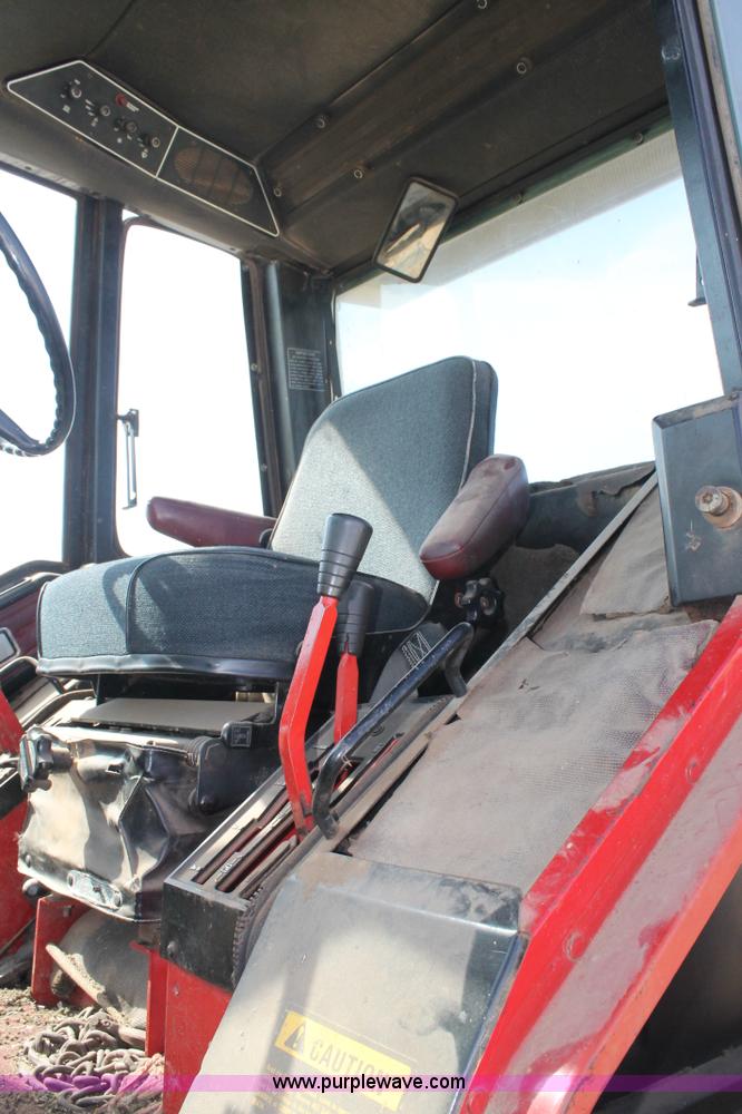 image for item L4422 1979 International 3588 MFWD tractor