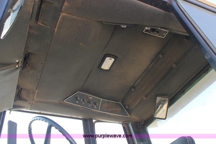 image for item L4422 1979 International 3588 MFWD tractor