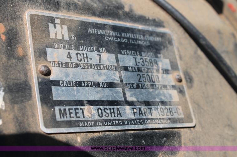 image for item L4422 1979 International 3588 MFWD tractor