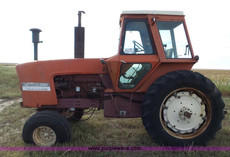 image for item L5110 1976 Allis Chalmers 7060 tractor