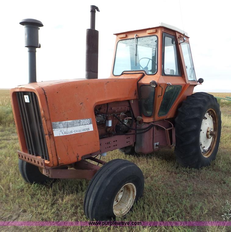 image for item L5110 1976 Allis Chalmers 7060 tractor
