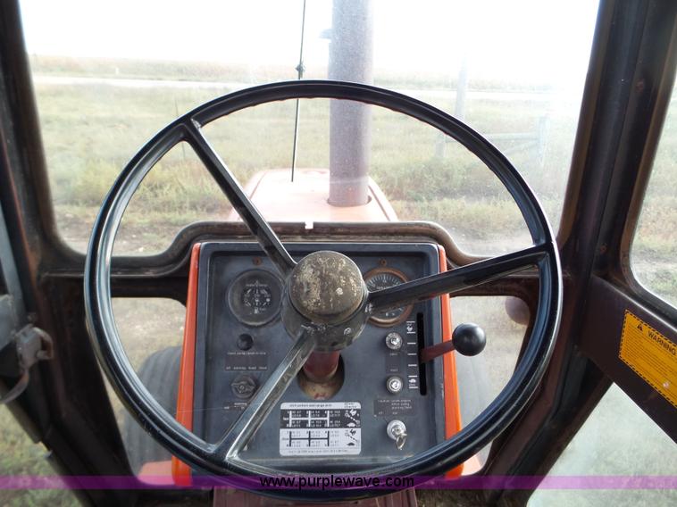 image for item L5110 1976 Allis Chalmers 7060 tractor