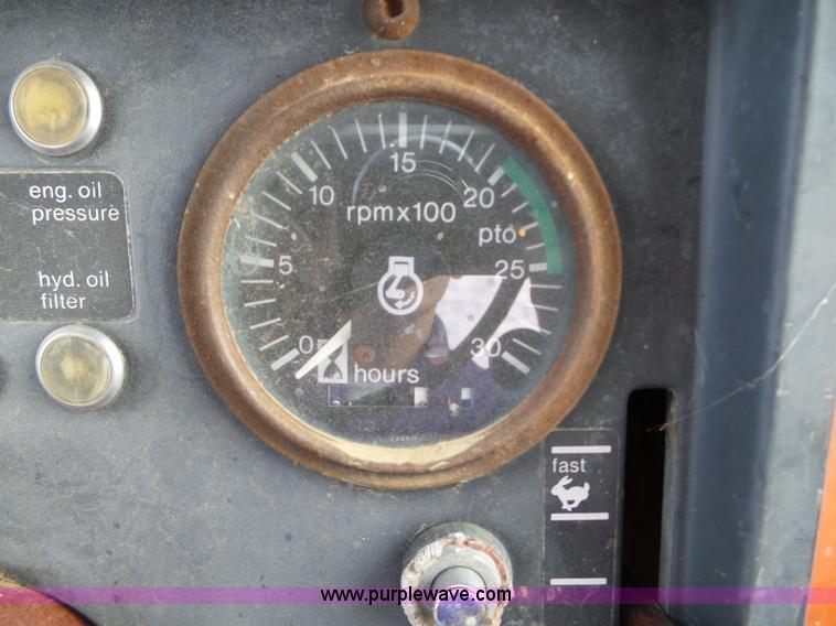 image for item L5110 1976 Allis Chalmers 7060 tractor