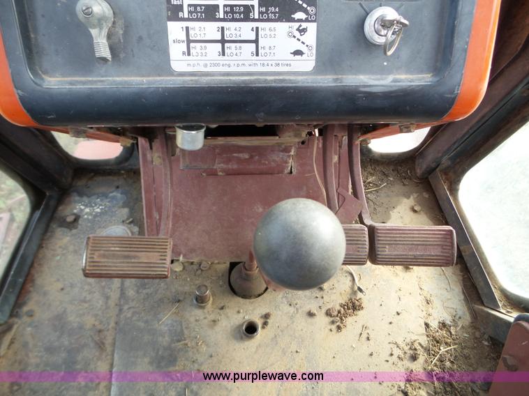 image for item L5110 1976 Allis Chalmers 7060 tractor