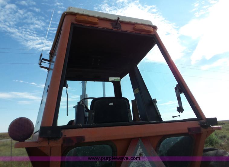 image for item L5110 1976 Allis Chalmers 7060 tractor