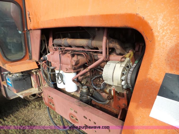 image for item L5110 1976 Allis Chalmers 7060 tractor