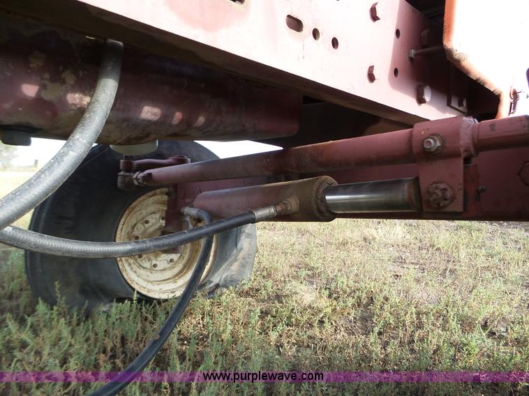 image for item L5110 1976 Allis Chalmers 7060 tractor