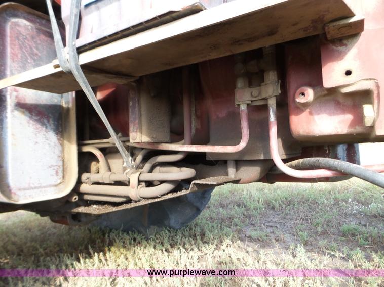 image for item L5110 1976 Allis Chalmers 7060 tractor