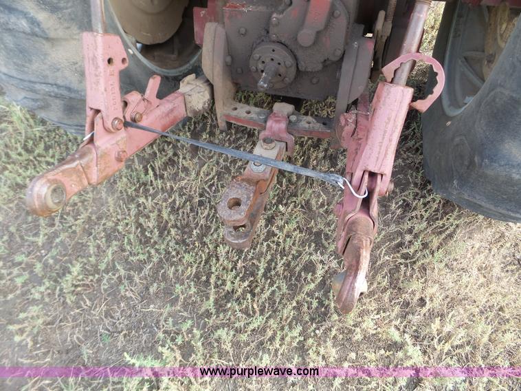 image for item L5110 1976 Allis Chalmers 7060 tractor