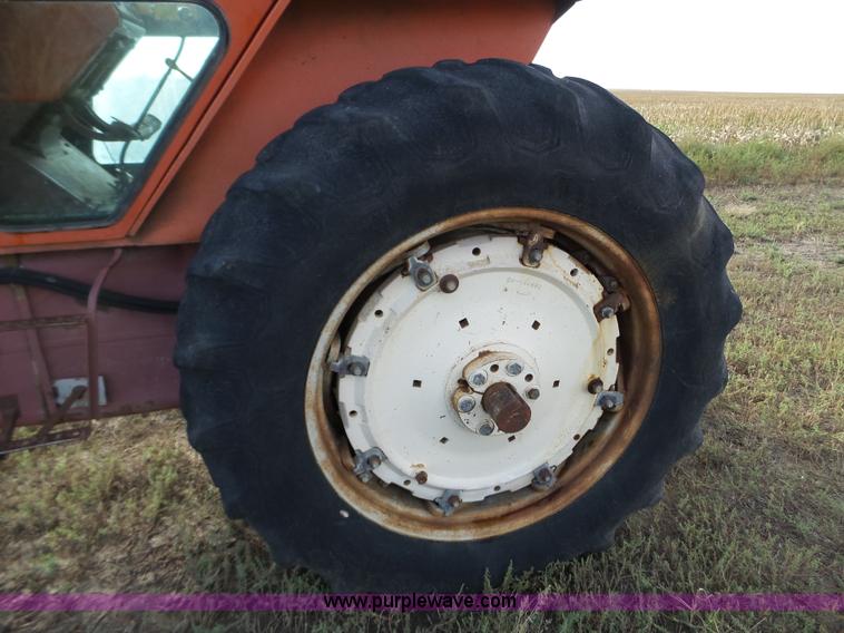 image for item L5110 1976 Allis Chalmers 7060 tractor