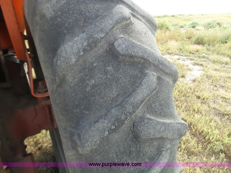 image for item L5110 1976 Allis Chalmers 7060 tractor