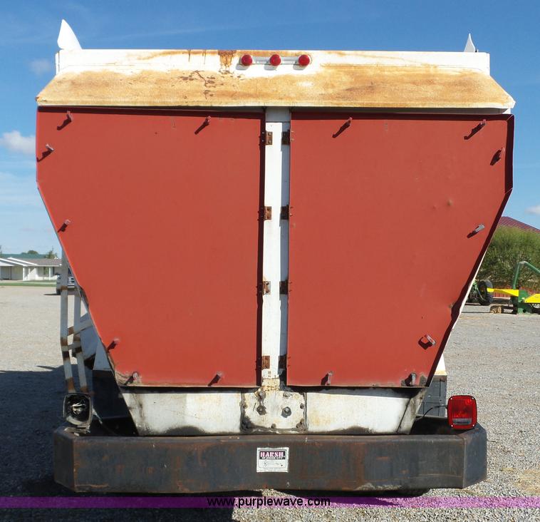 image for item L5113 1991 International 7100 feed truck