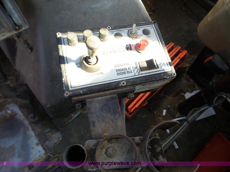 image for item L5113 1991 International 7100 feed truck