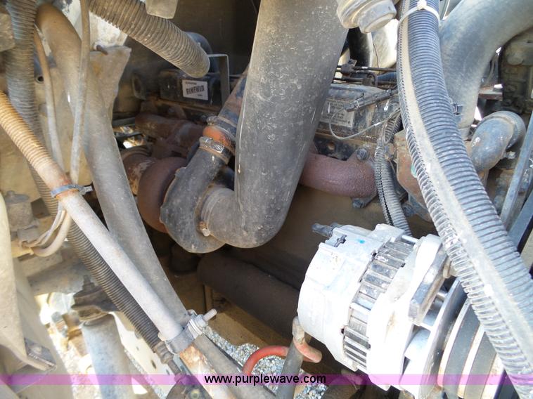 image for item L5113 1991 International 7100 feed truck