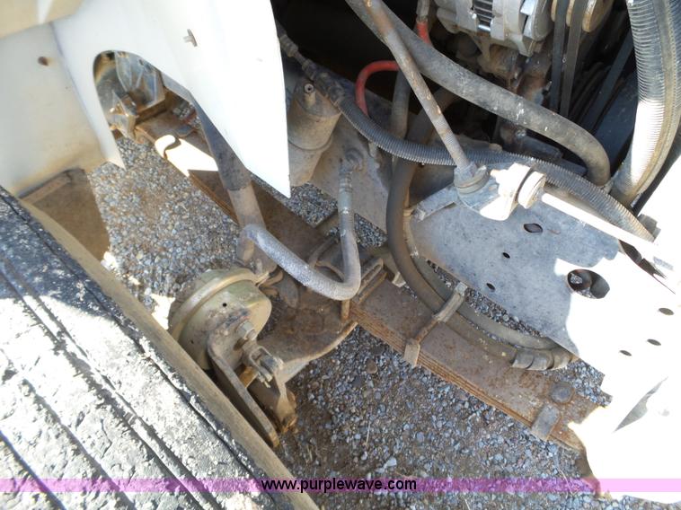 image for item L5113 1991 International 7100 feed truck