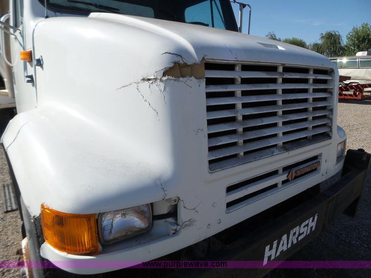 image for item L5113 1991 International 7100 feed truck