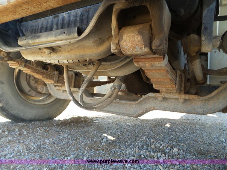 image for item L5113 1991 International 7100 feed truck