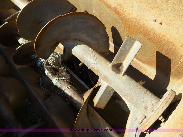 image for item L5113 1991 International 7100 feed truck