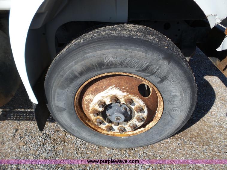 image for item L5113 1991 International 7100 feed truck