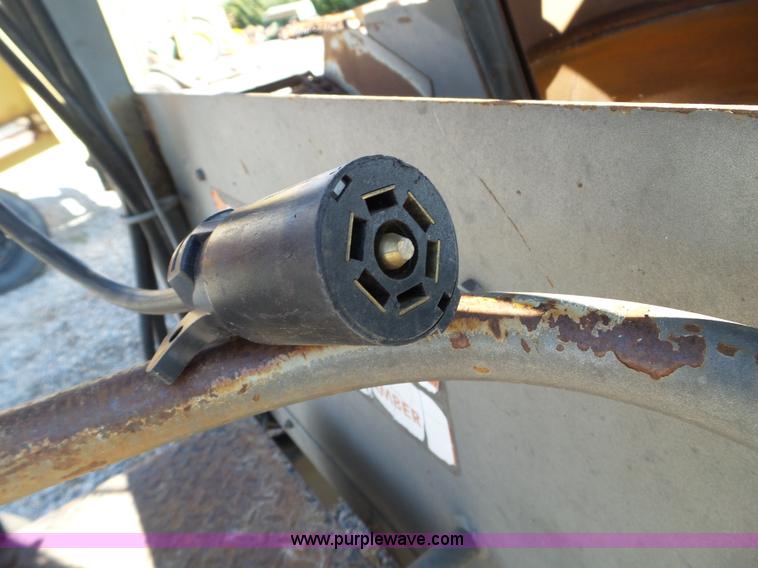 image for item L5117 2000 Loewen 603 vertical mixer