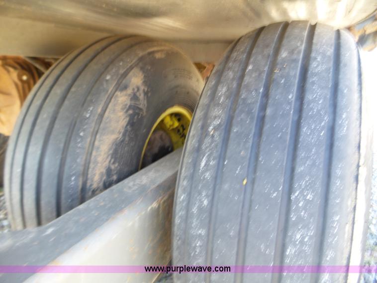 image for item L5117 2000 Loewen 603 vertical mixer