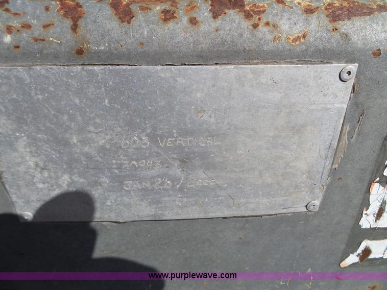 image for item L5117 2000 Loewen 603 vertical mixer