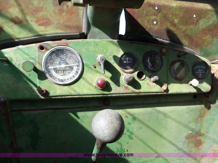 image for item L5118 1957 John Deere 820 tractor