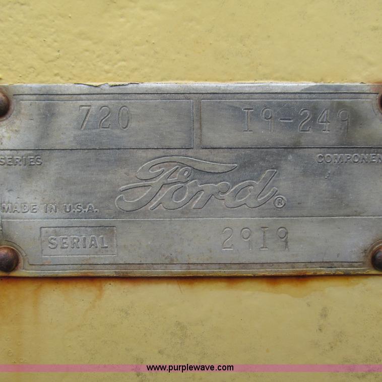 image for item L5303 Ford 4000 tractor