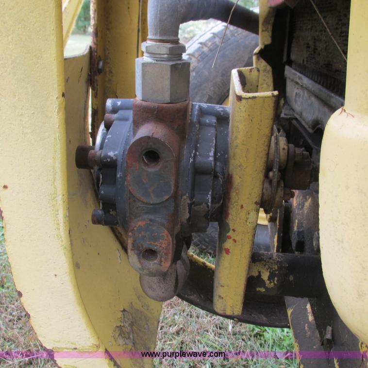 image for item L5303 Ford 4000 tractor