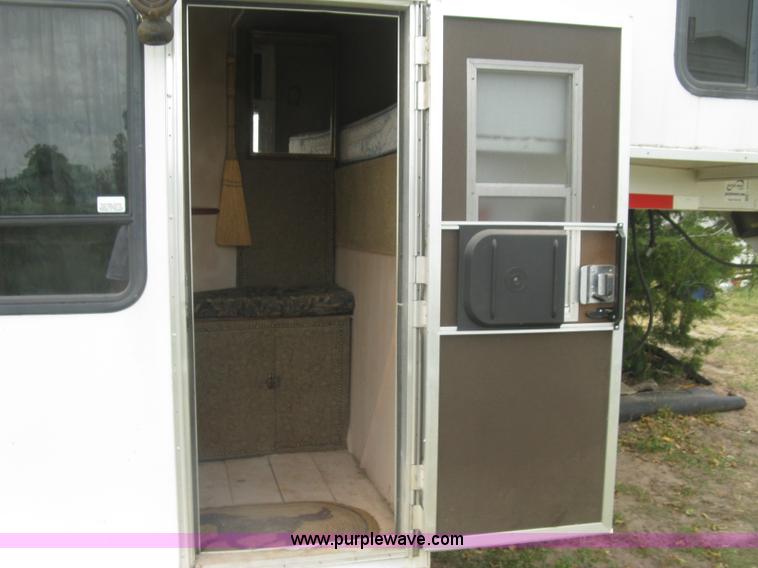 image for item L6344 2004 Ponderosa horse trailer