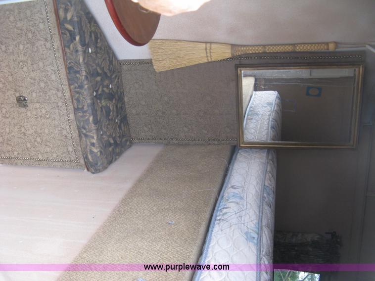 image for item L6344 2004 Ponderosa horse trailer